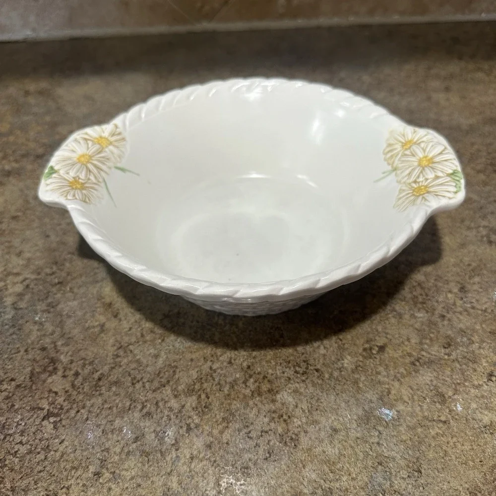 Vintage 1960's Poppytrail Metlox Sculptured Daisy Serving Bowl Handles 7 